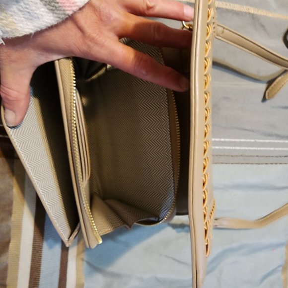 Purse - Picture 2 of 2